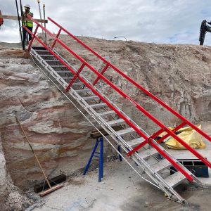 Self levelling stairs in a trench